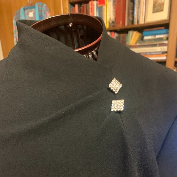 The Exquiste Back Dress - Picture 2 of 5